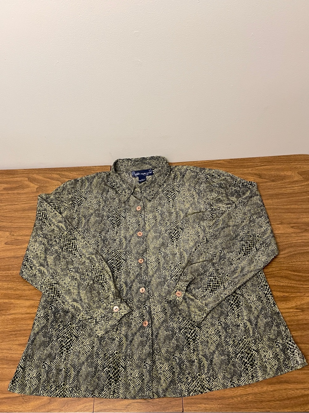 Early 2000s Y2K Snakeskin Print Button Down Blouse Shirt